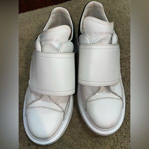 Alexander McQueen Velcro black and white size 7